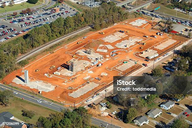 Vista Aérea De Condominios En Desarrollo Foto de stock y más banco de imágenes de Aire libre - Aire libre, Antena - Aparato de telecomunicación, Ciudad