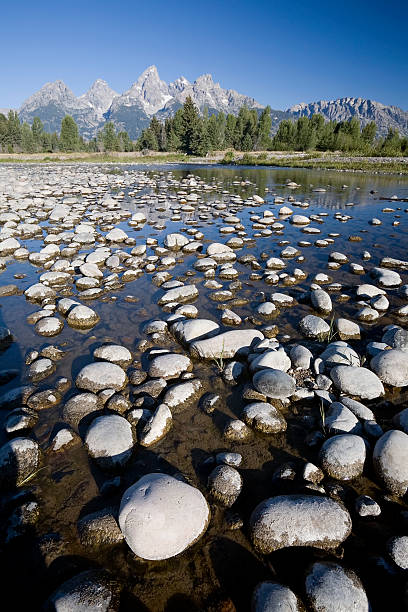 río snake, wyoming - snake river river pebble teton range fotografías e imágenes de stock