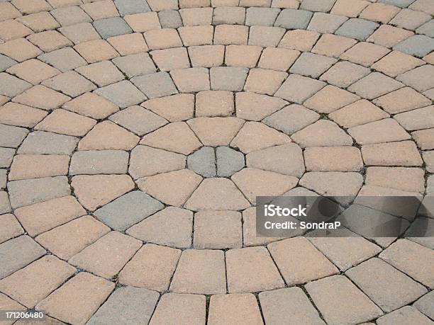 Pavers Circular Foto de stock y más banco de imágenes de Acera - Acera, Aire libre, Ajardinado