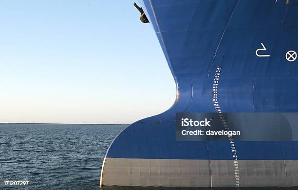 大きな球状の石油タンカーリボン - クローズアップのストックフォトや画像を多数ご用意 - クローズアップ, 船首, オイルタンカー