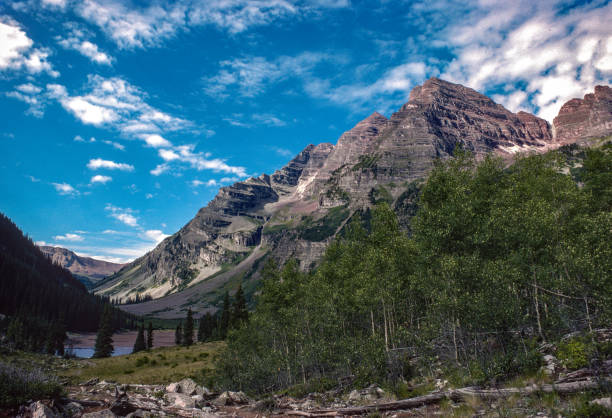 istock Maroon Bells - Near Crater Lake - 1977 1712081545