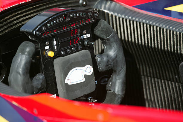 roue de voiture de course streeing - steering wheel motorized sport stock car racecar photos et images de collection