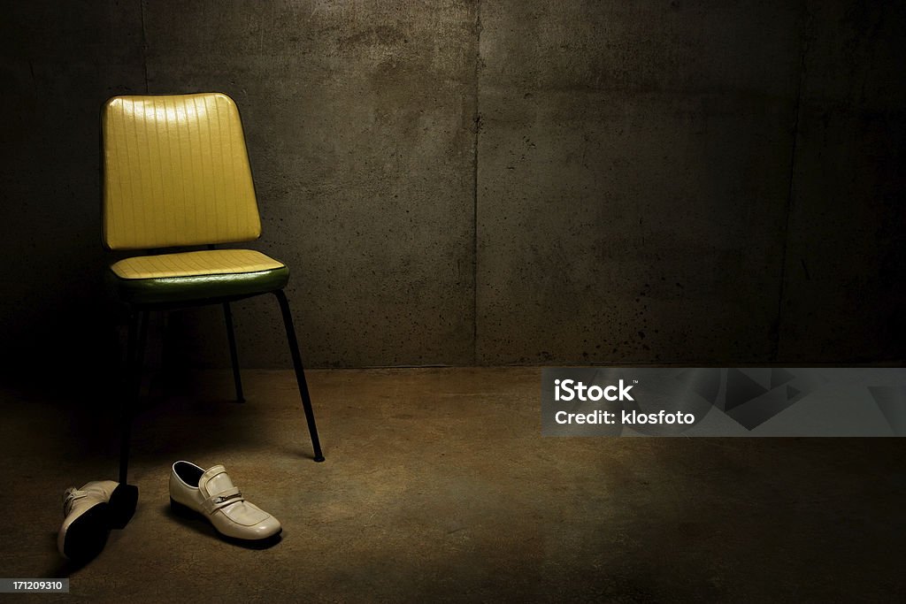 Interrogatoire de la chambre - Photo de Chaise libre de droits