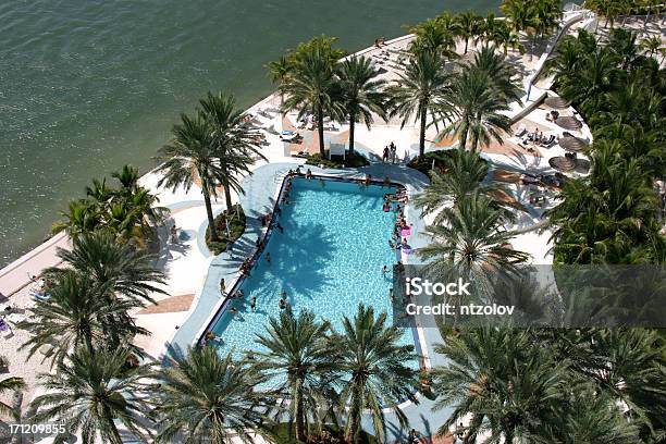 Foto de Piscina De Acima e mais fotos de stock de Acima - Acima, Cena de tranquilidade, Esporte