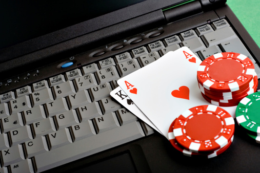 istock Online poker 171210394