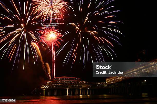 Firewoks Am Strand Stockfoto und mehr Bilder von Feuerwerk - Feuerwerk, Sport, Bunt - Farbton