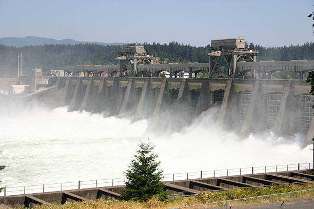 istock Bonneville Dam 171211445