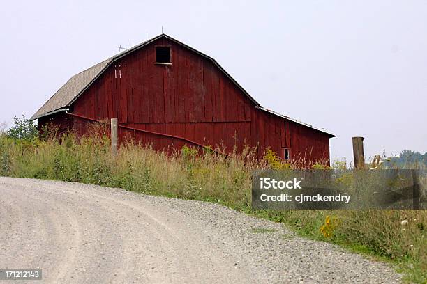 Carretera Barn Foto de stock y más banco de imágenes de Pensilvania - Pensilvania, Cultura holandesa, Establo