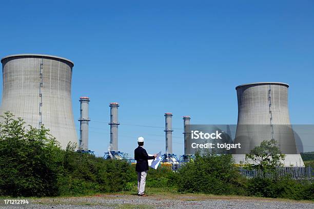 Elettrica Station - Fotografie stock e altre immagini di Centrale nucleare - Centrale nucleare, Torre di raffreddamento, Ambientazione esterna