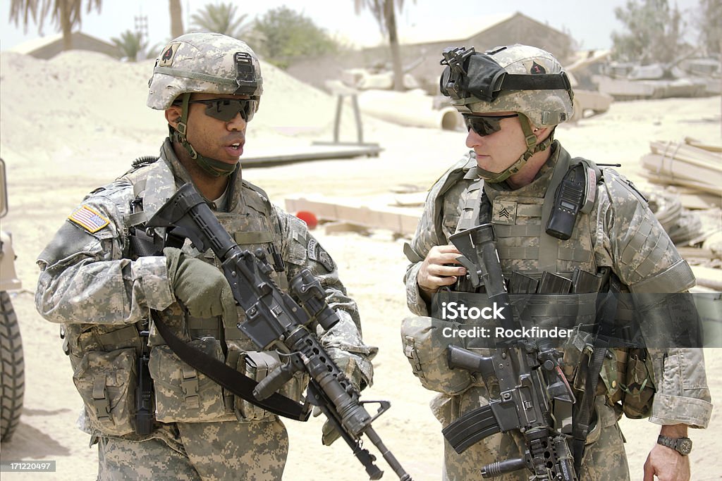 Los soldados - Foto de stock de Ejército de Tierra libre de derechos