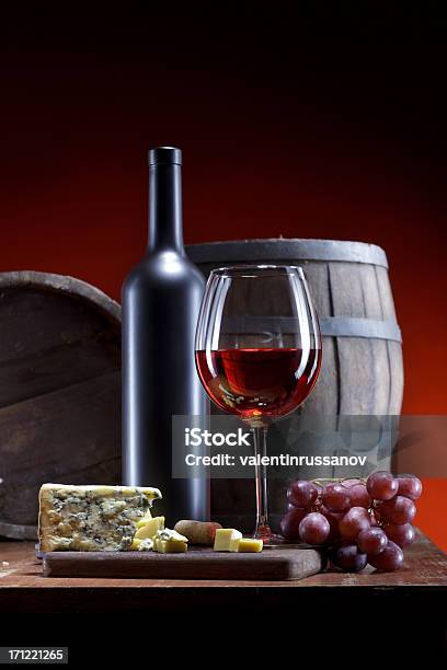 Composição Vinho Tinto - Fotografias de stock e mais imagens de Copo - Copo, Vidro, Vinho Rosé