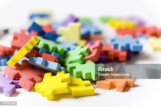 Красочные Jigsaw Puzzle — стоковые фотографии и другие картинки Пазл - Пазл, Бизнес, Общение