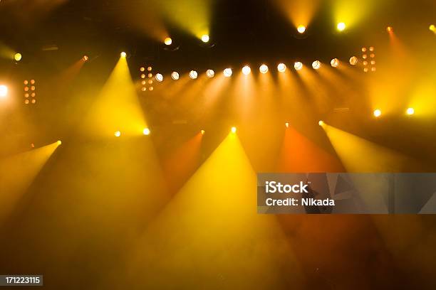 Koncert Światła - zdjęcia stockowe i więcej obrazów Oświetlenie estradowe - Oświetlenie estradowe, Reflektor - Światło elektryczne, Scena
