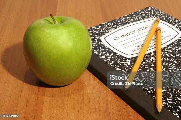 De Volta À Escola Com Traçado De Recorte - Fotografias de stock e mais imagens de Aluno da Escola Secundária - Aluno da Escola Secundária, Aprender, Comida e Bebida