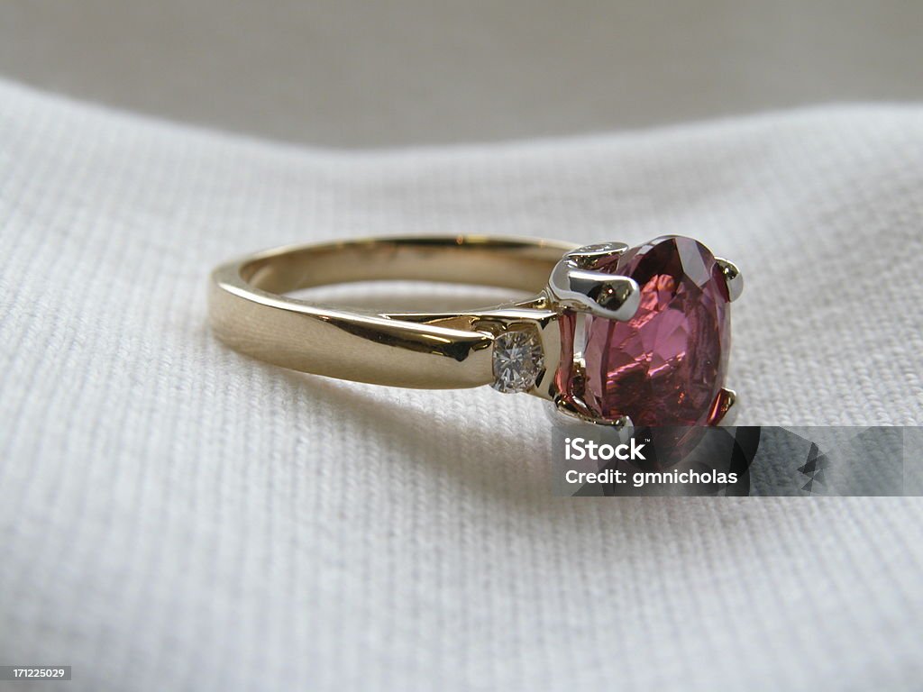 garnet-ring - Lizenzfrei Granat Stock-Foto