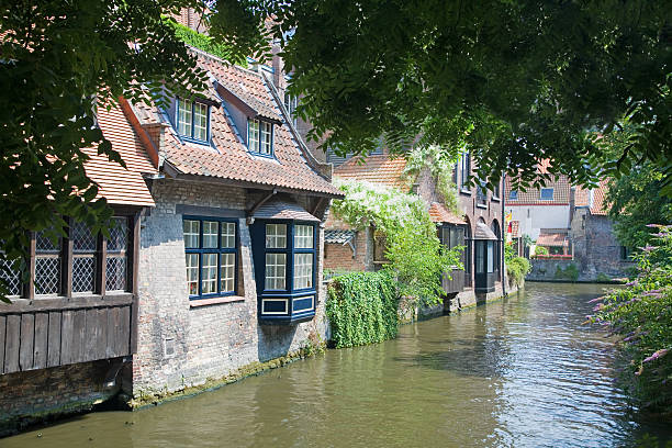 istock Medieval canal scene in Bruges 171225037