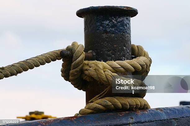 Bollardsnó - Fotografias de stock e mais imagens de Amarra - Amarra, Amarrado, Atracado