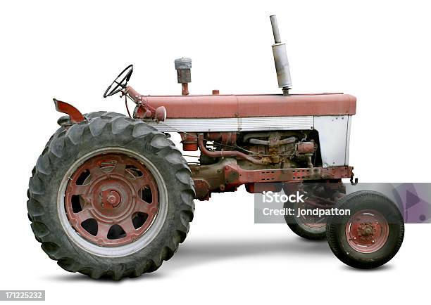 Traktor Stockfoto und mehr Bilder von Traktor - Traktor, Reifen, Freisteller – Neutraler Hintergrund