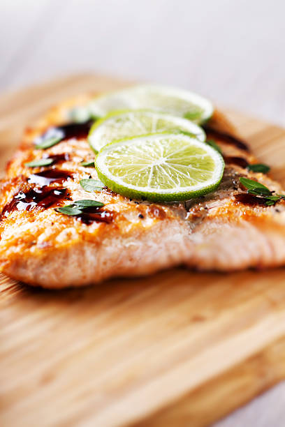 istock Fillet of salmon with asparagus 171238813