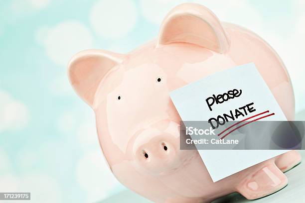 Piggy Bank With Sticky Note Stock Photo - Download Image Now - Adhesive Note, Business, Ceramics