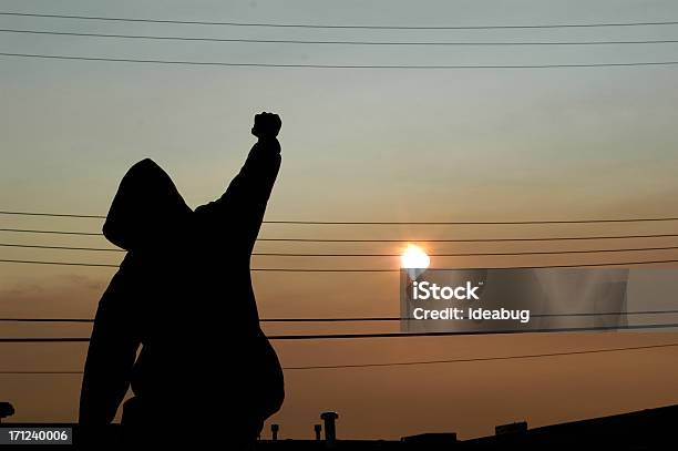 Foto de Vitória Victory e mais fotos de stock de Casaco com Capuz - Casaco com Capuz, Mão em punho, Acabando