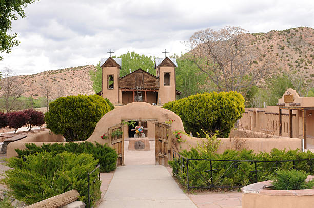 santuario de chimago - albuquerque catholicism church new mexico fotografías e imágenes de stock