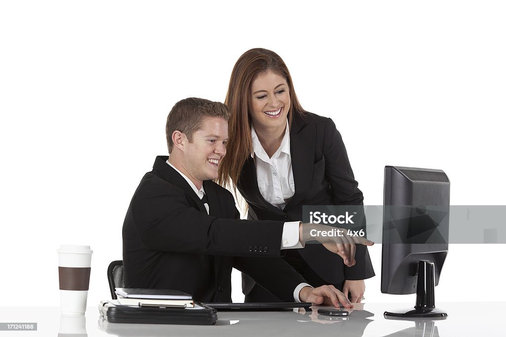 Happy business-Paar Blick auf einem computer - Lizenzfrei Anzug Stock-Foto