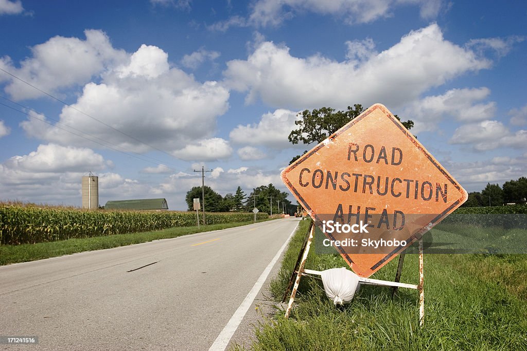 Construcción más adelante - Foto de stock de Borde de la carretera libre de derechos