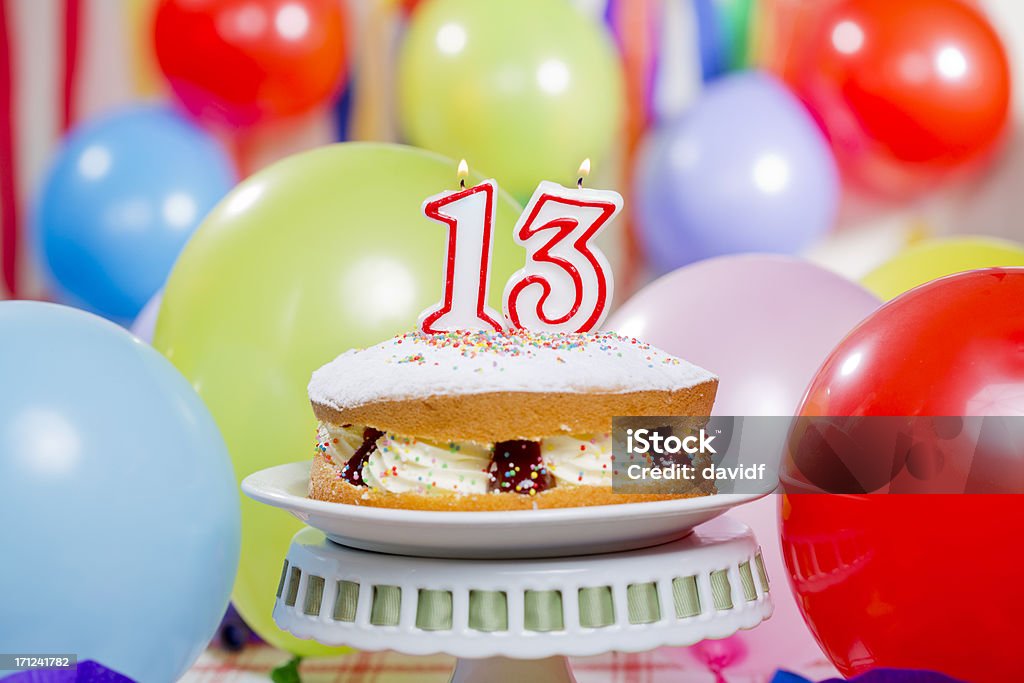 Zahl 13 Geburtstagstorte - Lizenzfrei Kuchen Stock-Foto