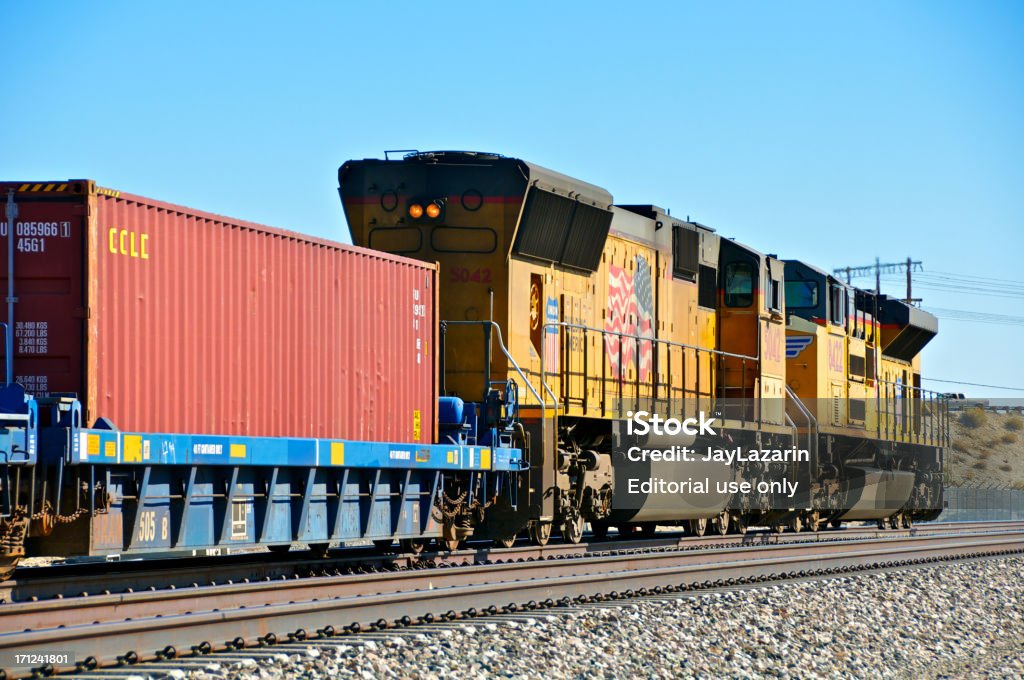 Union Pacific Railroad train locomotivas, Palm Springs, Califórnia - Foto de stock de Trem Union Pacific royalty-free