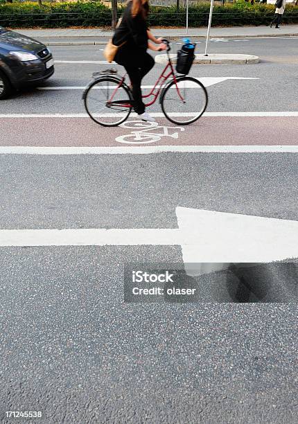 Bicyclist Em Bicicleta Lane - Fotografias de stock e mais imagens de Ciclismo - Ciclismo, Estocolmo, Capacete