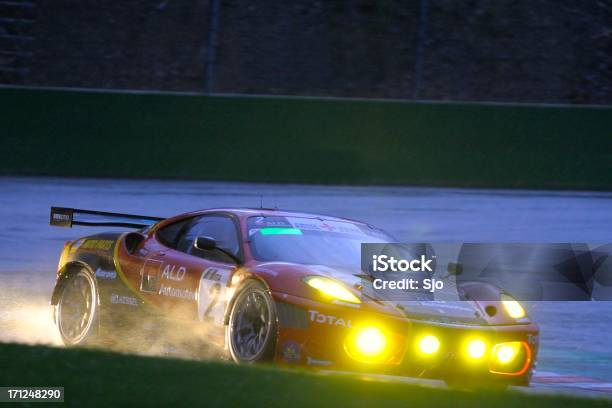 Ferrari F430 Gt Carro De Corrida Na Pista De Corrida De Spa - Fotografias de stock e mais imagens de Anoitecer