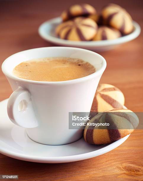 Kawa Z Plików Cookie - zdjęcia stockowe i więcej obrazów Kawa - napój - Kawa - napój, Napój z pianką, Bez ludzi