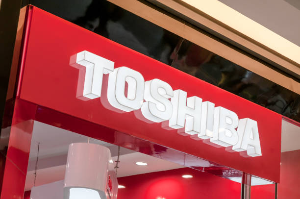 komputer toshiba sklep - brand name zdjęcia i obrazy z banku zdjęć