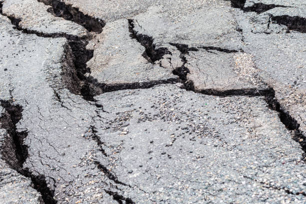 pęknięty road - emergency lane zdjęcia i obrazy z banku zdjęć