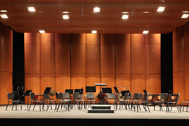 オーケストラ席に段 - オーケストラ ストックフォトと画像