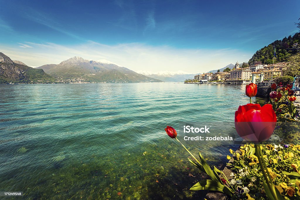 Cittadina di Bellagio in primavera sul lago di Como, Italia - Foto stock royalty-free di Lago di Como