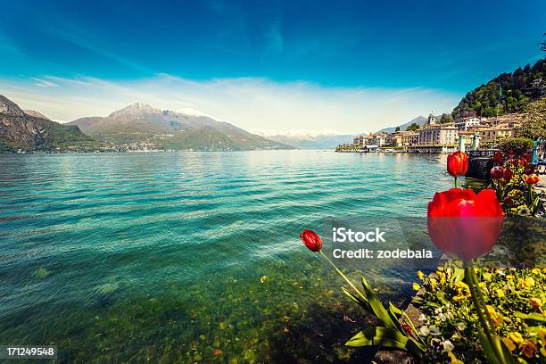 Cittadina Di Bellagio In Primavera Sul Lago Di Como Italia - Fotografie stock e altre immagini di Lago di Como