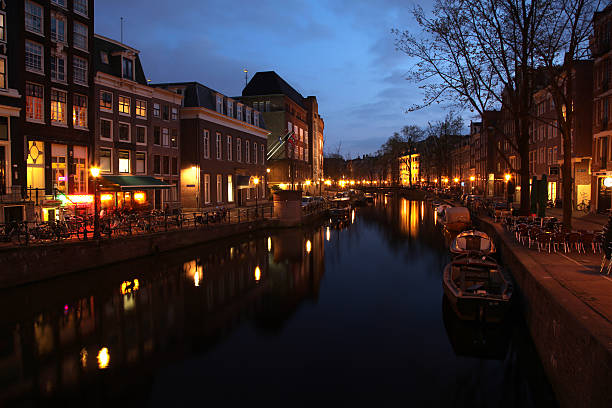 istock Amsterdam Canal at Night 171250007