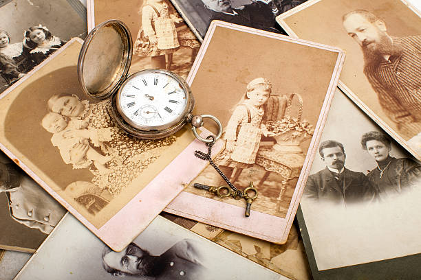 memoria de antepasados. - family tree family photograph photography fotografías e imágenes de stock
