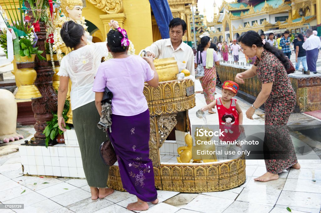 Budismo birmanês Cerimónia - Royalty-free Adulto Foto de stock