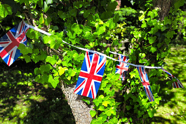 우니온 잭볼 장식용 깃발 약 트리 - british empire jubilee bunting british flag 뉴스 사진 이미지