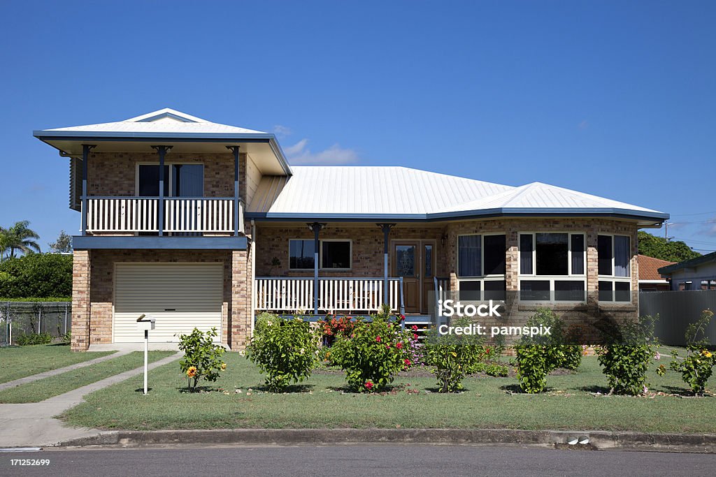 Australian Stadtrand von zu Hause mit klarem blauem Himmel - Lizenzfrei Dach Stock-Foto