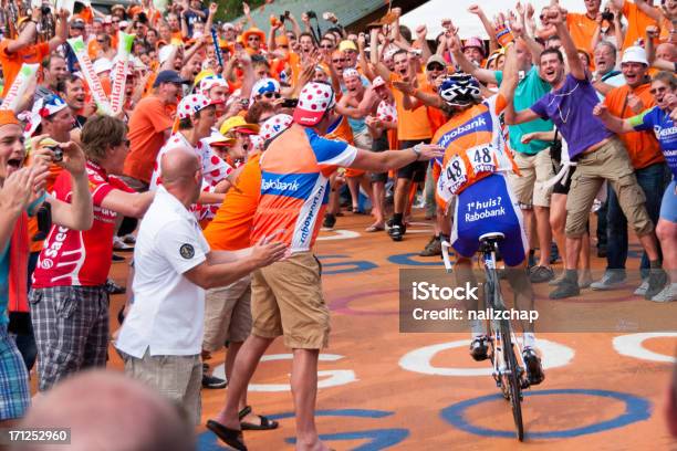 Alpe Dhuez Tour De France Etapie - zdjęcia stockowe i więcej obrazów Tour de France - Tour de France, Jeździć na rowerze, Fan