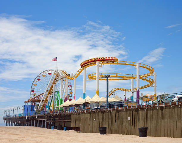 산타 모니카 해변, 부두 - santa monica ferris wheel amusement park rollercoaster 뉴스 사진 이미지