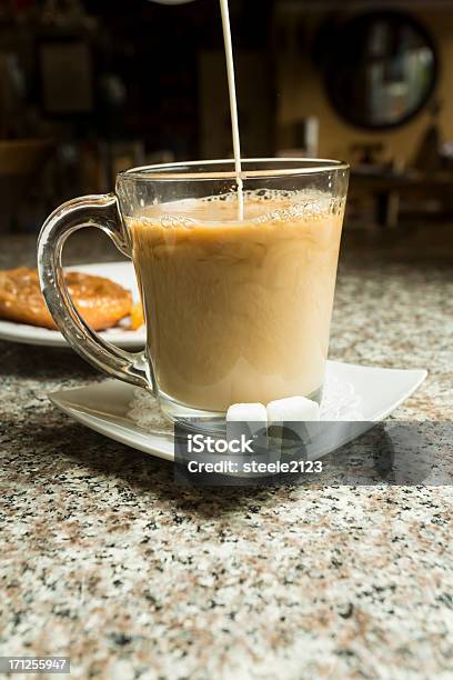 Kawa I Cream - zdjęcia stockowe i więcej obrazów Bar kawowy - Bar kawowy, Bez ludzi, Chrupkie ciasto