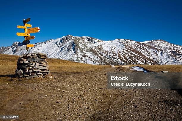 Alpine Wegweiser Stockfoto und mehr Bilder von Alpen - Alpen, Anleitung - Konzepte, Anweisungen - Konzepte