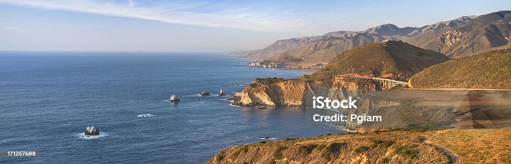 Bixby Bridge panoramica di Big Sur, California, Stati Uniti - Foto stock royalty-free di Acqua