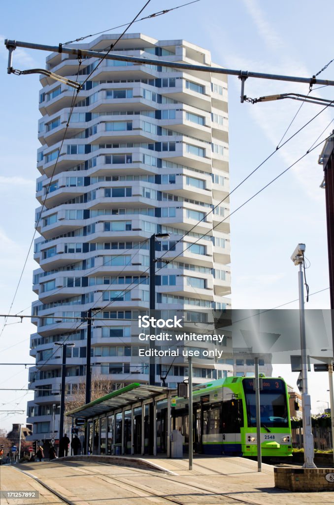 Die'Threepenny bisschen Building'in Croydon, mit der Straßenbahn - Lizenzfrei Abwarten Stock-Foto