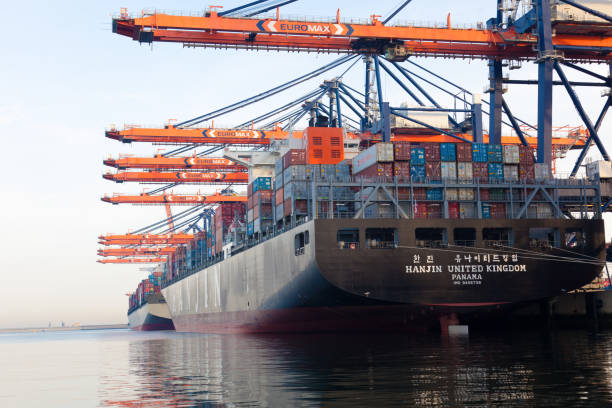 hanjin united kingdom - containerisation 뉴스 사진 이미지